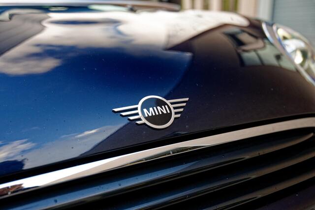 Mini COOPER Chili 1.5 Cooper JCW Pack, Panoramadak, Leren bekleding, 18" LM velgen, enz