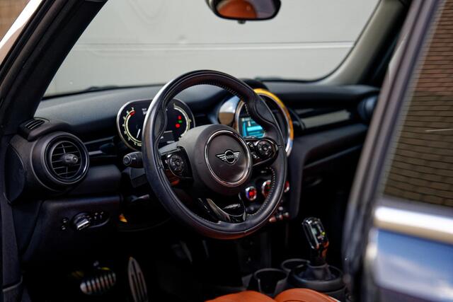 Mini COOPER Chili 1.5 Cooper JCW Pack, Panoramadak, Leren bekleding, 18" LM velgen, enz