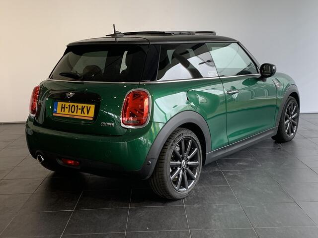 Mini COOPER Mini 1.5 60 Years Edition NAVIGATIE | PANORAMADAK | LEDEREN BEKLEDING | PARKEERSENSOREN VOOR-EN ACHTER