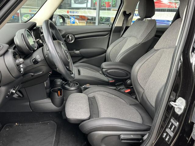 Mini COOPER Mini 1.5 Chili Automaat | Navigatie | Stoelverwarming | Parkeersensoren voor en achter |