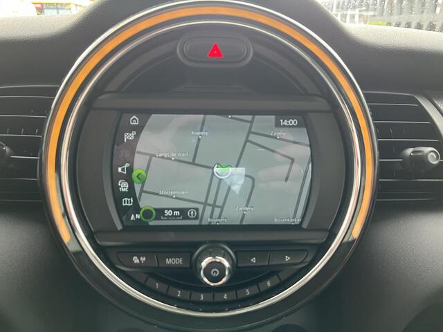 Mini COOPER Mini 1.5 Chili Automaat | Navigatie | Stoelverwarming | Parkeersensoren voor en achter |