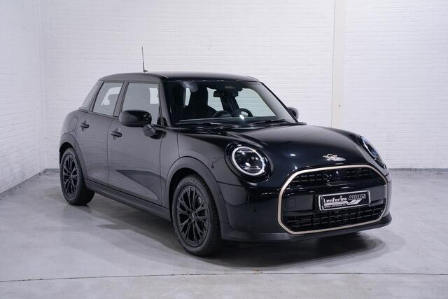 Mini COOPER Mini 1.5 C Classic XS navi DAB PDC v+a cruise-controle 360-camera led verlichting v+a lederen bekleding stoel/stuurverw. climate controle grootlicht assist draadloos telefoon opladen