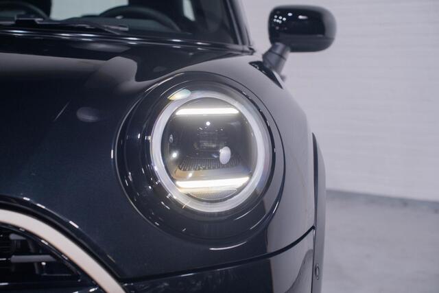 Mini COOPER Mini 1.5 C Classic XS navi DAB PDC v+a cruise-controle 360-camera led verlichting v+a lederen bekleding stoel/stuurverw. climate controle grootlicht assist draadloos telefoon opladen