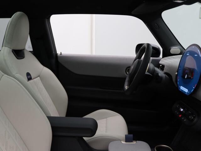 Mini COOPER Mini 1.5 C Favoured L Demo voertuig korting per gereden kilometer. Neem contact op voor de actuele prijs.