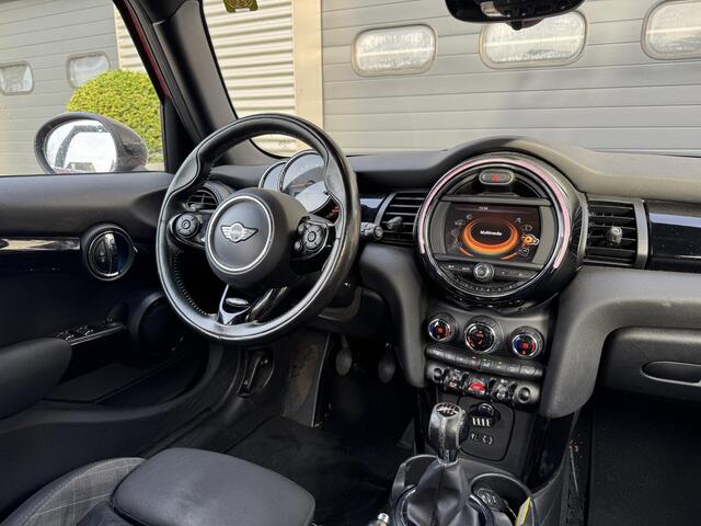 Mini COOPER Mini 1.5 Chili Serious Business | Navigatie | Climate Control | Parkeersensoren | Lichtmetalen Velgen |