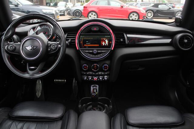 Mini COOPER Mini Cabrio 1.5 / JCW Package / Leder / CarPlay / 18'' / Keyless / Navigatie / Stoelverwarming / Windscherm / Cruise Control