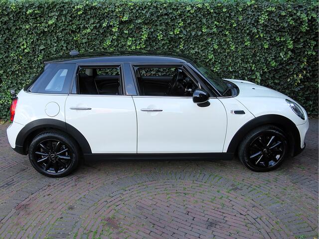Mini COOPER 1.5 One Business Ed. F55 5-drs met Airco, Cruise, Apple CarPlay en 16"