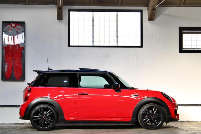 Mini COOPER Mini 1.5 Dalston Edition | JCW | Panoramadak | Apple Carplay | Harman Kardon | NL auto |