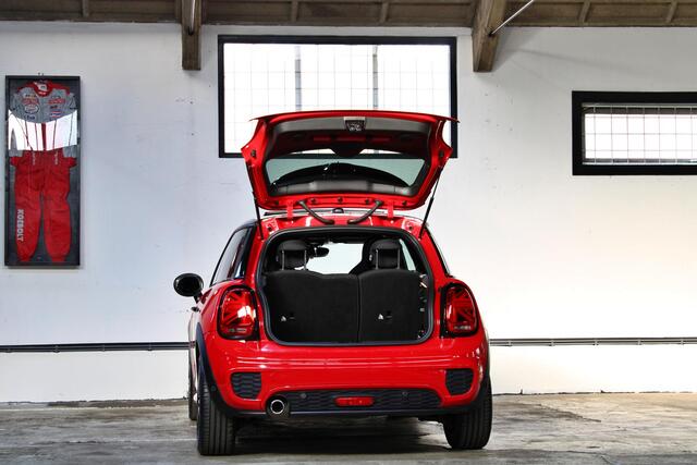 Mini COOPER Mini 1.5 Dalston Edition | JCW | Panoramadak | Apple Carplay | Harman Kardon | NL auto |