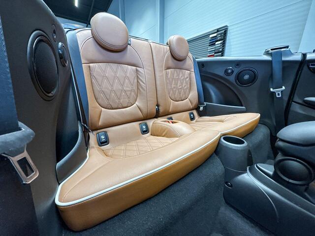 Mini COOPER Cabrio 1.5 Sidewalk Edition 17 Inch / Comfort Acces / Achteruitrij Camera / Windscherm / Stoelverwarming / Led Mistlampen / Led Koplampen / Adaptive Cruise Control / Harman Kardon / Head Up Display /