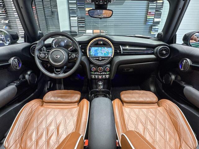 Mini COOPER Cabrio 1.5 Sidewalk Edition 17 Inch / Comfort Acces / Achteruitrij Camera / Windscherm / Stoelverwarming / Led Mistlampen / Led Koplampen / Adaptive Cruise Control / Harman Kardon / Head Up Display /