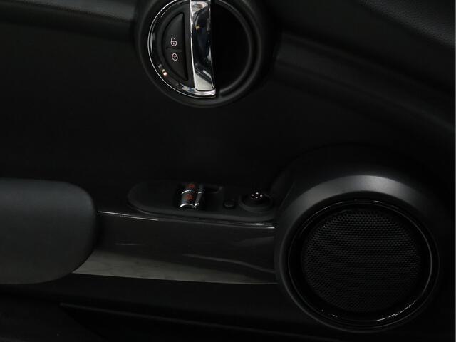 Mini COOPER Mini 1.5 Business [NAVIGATIE, AIRCO, PDC ACHTER, BLUETOOTH, 6-BAK, CRUISE CONTROL, NIEUWSTAAT]