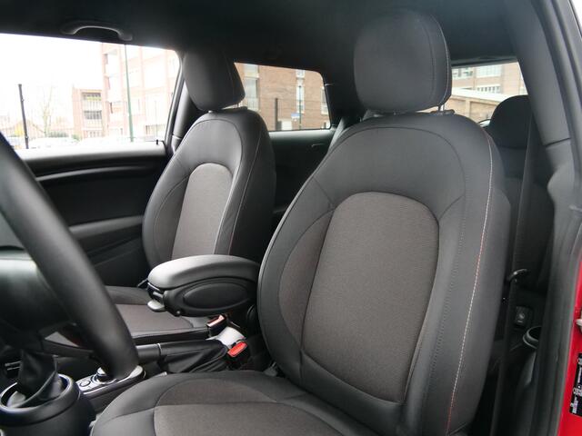 Mini COOPER Mini 1.5 Pepper 136 Pk Navigatie / Climate Control / 16 inch / Extra getint glas