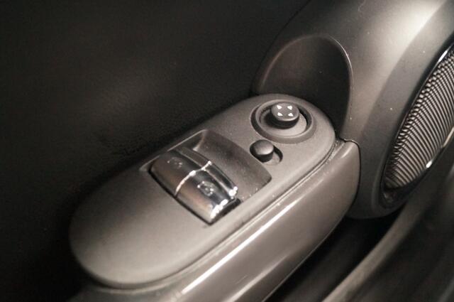 Mini COOPER 1.5 136pk Cooper Business -NAVI-PDC-CRUISE-AIRCO-