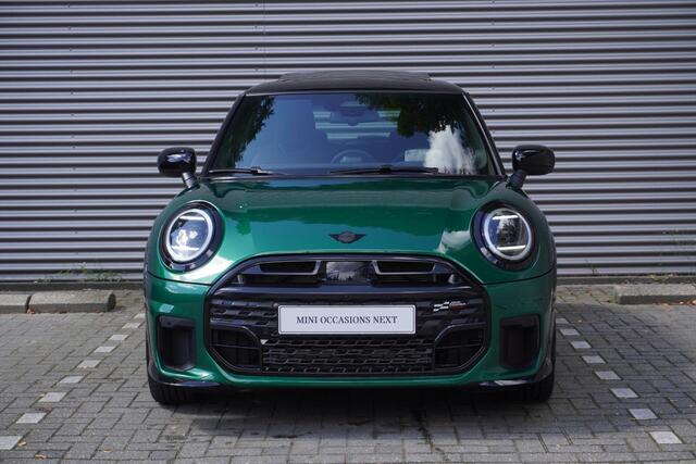 Mini COOPER 3-deurs C John Cooper Works Uitvoering | Pakket XL | 18 inch JCW Lap Spoke 2-tone | Glazen panoramadak | Elektrisch verstelbare stoelen