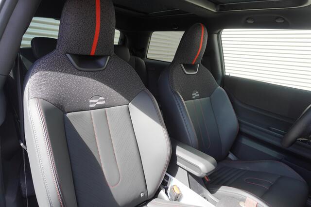 Mini COOPER 3-deurs C John Cooper Works Uitvoering | Pakket XL | 18 inch JCW Lap Spoke 2-tone | Glazen panoramadak | Elektrisch verstelbare stoelen