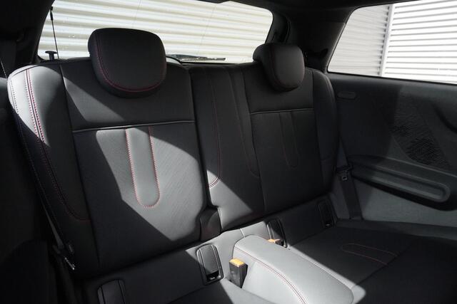 Mini COOPER 3-deurs C John Cooper Works Uitvoering | Pakket XL | 18 inch JCW Lap Spoke 2-tone | Glazen panoramadak | Elektrisch verstelbare stoelen