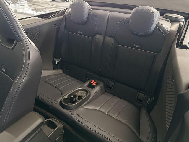 Mini COOPER Cabrio 2.0 C Favoured L