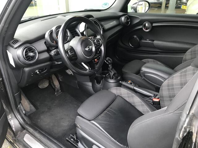 Mini COOPER Mini 1.5 Pepper Serious Business Automaat | Rijklaar incl garantie | Keyless entry Parkeersensoren voor Navigatie