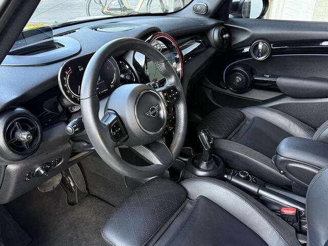 Mini COOPER Mini 1.5 Classic | HARMAN KARDON | SPORTSTOELEN | PANORAMA | CAMERA | 18 INCH VELGEN | HEAD UP |