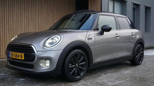 Mini COOPER 1.5 136PK 5Drs Chili Pano.Dak LED 17inch LM Keyless Sportstoelen Sfeerverlichting *NL auto* 72560km!