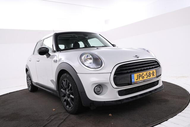 Mini COOPER Mini 1.5 Business Edition Automaat, Navigatie, Leer, Panorama,