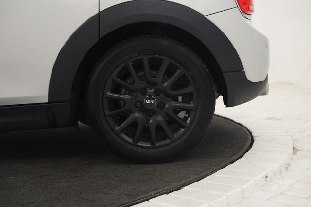 Mini COOPER Mini 1.5 Business Edition Automaat, Navigatie, Leer, Panorama,