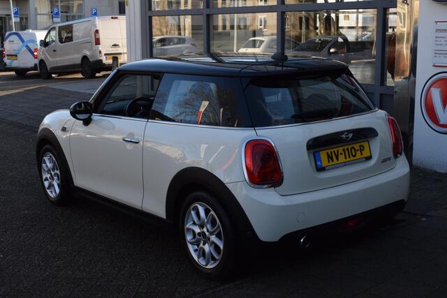 Mini COOPER Mini 1.5 Serious Business