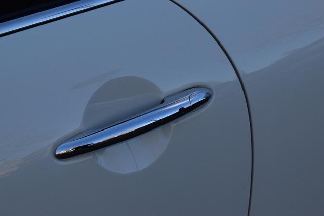 Mini COOPER Mini 1.5 Serious Business