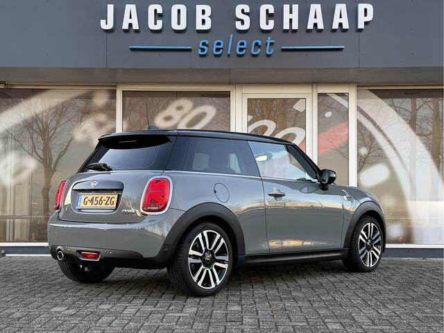 Mini COOPER Mini 1.5 Chili Automaat / Carplay / Panoramadak / Navi / 17" LM / PDC v+a