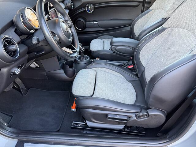 Mini COOPER Mini 1.5 Chili Automaat / Carplay / Panoramadak / Navi / 17" LM / PDC v+a