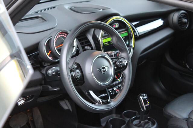 Mini COOPER 1.5 Cooper Summer Red Edition | Panoramdak | Leder | British Flags