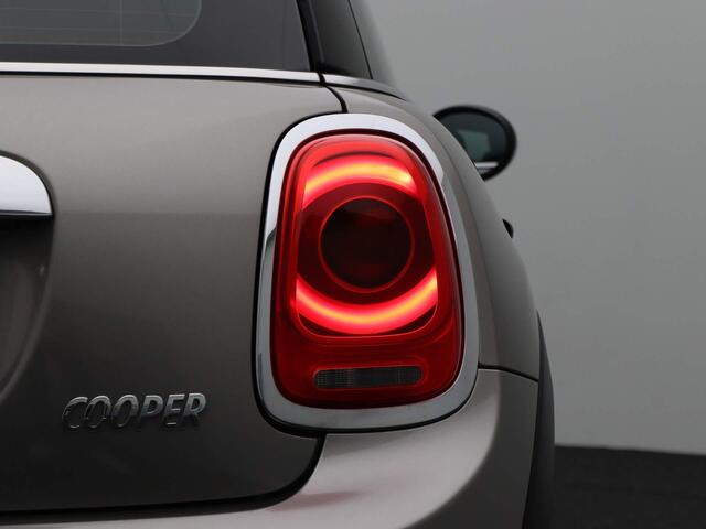 Mini COOPER 3-Deurs Chili Serious Business | Comfort Access | Parkeersensoren | LED-koplampen