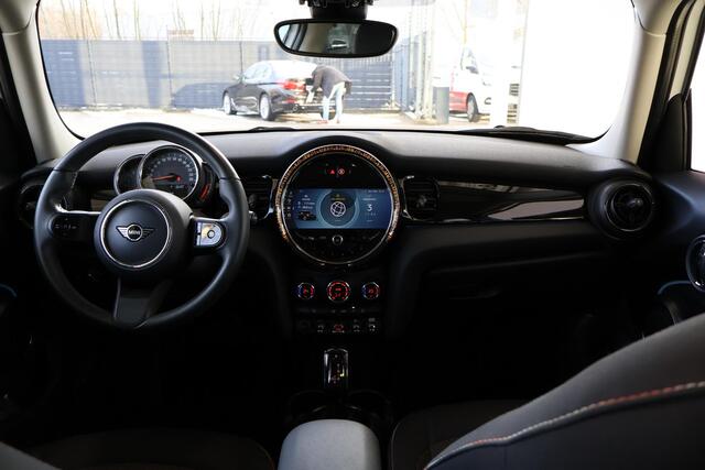 Mini COOPER 5-Deurs | Cruise Control | Parkeersensor Achter | LED Koplampen