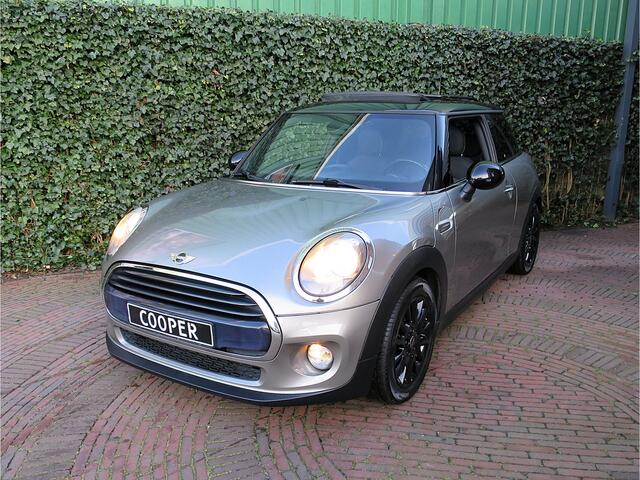 Mini COOPER 1.5 Cooper Business F56 NL-auto, Pano.dak, navi, cruise en 16"