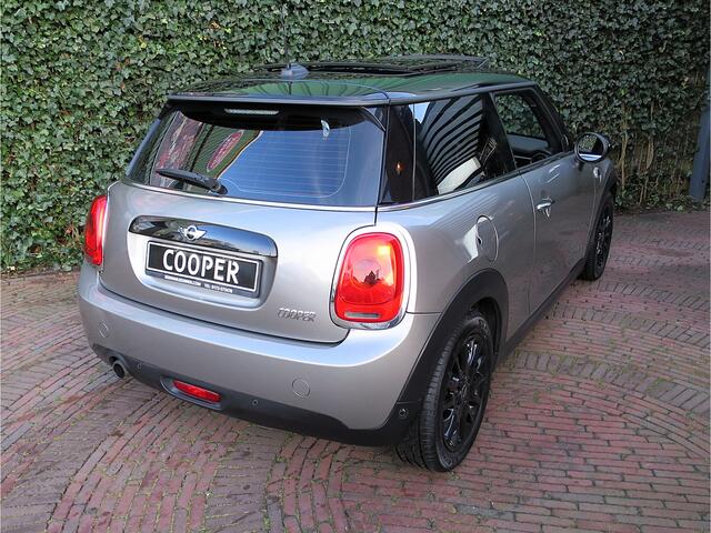 Mini COOPER 1.5 Cooper Business F56 NL-auto, Pano.dak, navi, cruise en 16"