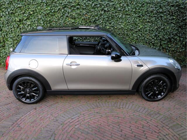 Mini COOPER 1.5 Cooper Business F56 NL-auto, Pano.dak, navi, cruise en 16"