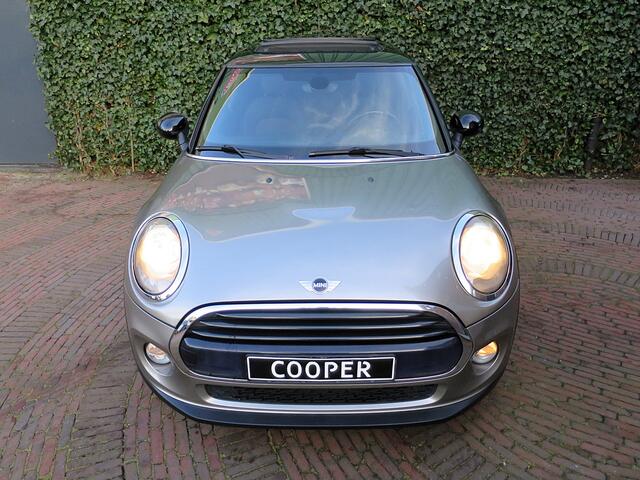Mini COOPER 1.5 Cooper Business F56 NL-auto, Pano.dak, navi, cruise en 16"