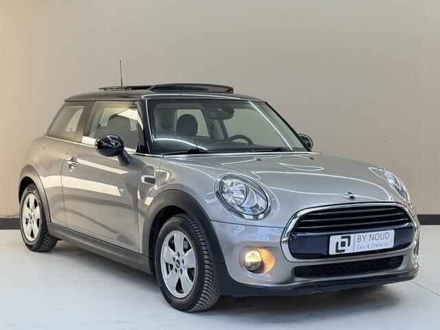 Mini COOPER Mini 1.5 Salt Business Origineel Nederlands, Panoramadak, Camera, Navigatie, Stoelverwarming, Parkeersensoren, 4 seizoenen banden, Verwarmde voorruit,