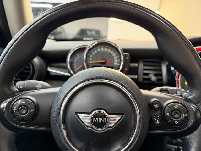 Mini COOPER Mini 1.5 Salt Business Origineel Nederlands, Panoramadak, Camera, Navigatie, Stoelverwarming, Parkeersensoren, 4 seizoenen banden, Verwarmde voorruit,