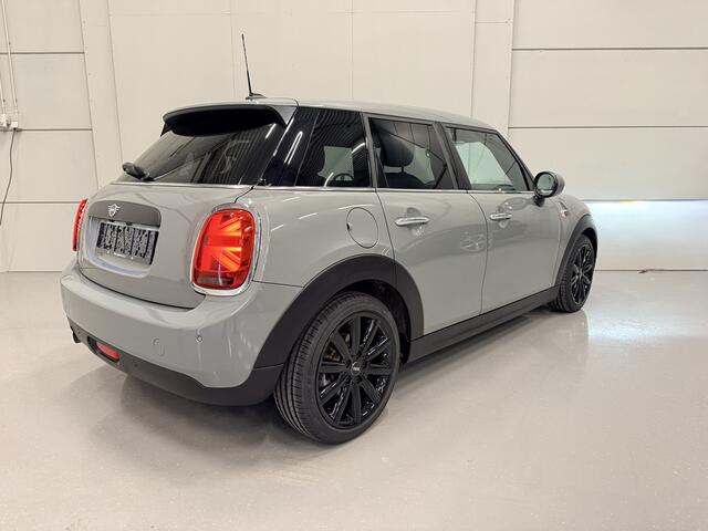 Mini COOPER Mini 1.5 Aut 5drs 66DKM/PANO/H&K/LED/CAMERA/CARPLAY/NAVI-BREED/SFEER/17"/PDC/MOONWALK-GREY/ABSOLUTE-NIEUWSTAAT
