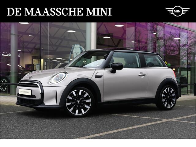Mini COOPER Hatchback Classic / Panoramadak / Sportstoelen / Achteruitrijcamera / Comfort Access / Stuurverwarming / LED / Stoelverwarming / Airconditioning / Cruise Control