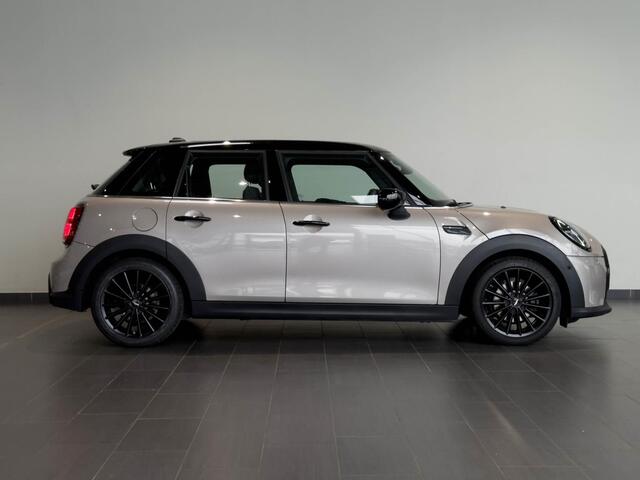 Mini COOPER 1.5 Steptr.Aut.-7 ** LED, NAVI+, PANORAMA, HuD, HALF-LEDER, KEYLESS, CAMERA ** 1e EIG - UNFALLFREI ** ** INFORMEER OOK NAAR ONZE AANTREKKELIJKE FINANCIAL-LEASE TARIEVEN **