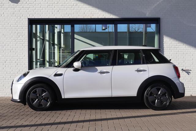 Mini COOPER 5-deurs 1.5 Classic | Cruise Control | Parkeersensor Achter | LED Koplampen