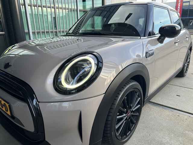 Mini COOPER Mini 1.5 Classic | AUTOMAAT | CARPLAY/ANDROID | NAVI | CRUISE CONTROL | PDC | CLIMATE CONTROL | LMV 17'' | LED | BLUETOOTH