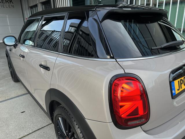 Mini COOPER Mini 1.5 Classic | AUTOMAAT | CARPLAY/ANDROID | NAVI | CRUISE CONTROL | PDC | CLIMATE CONTROL | LMV 17'' | LED | BLUETOOTH