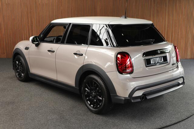 Mini COOPER Mini 1.5 Navi Leer Camera PDC Carplay Keyless Go & Entry LM velgen Zwarte binnenhemel Stoelverwarming Sportstoelen LED BTW auto!