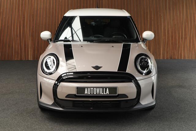 Mini COOPER Mini 1.5 Navi Leer Camera PDC Carplay Keyless Go & Entry LM velgen Zwarte binnenhemel Stoelverwarming Sportstoelen LED BTW auto!