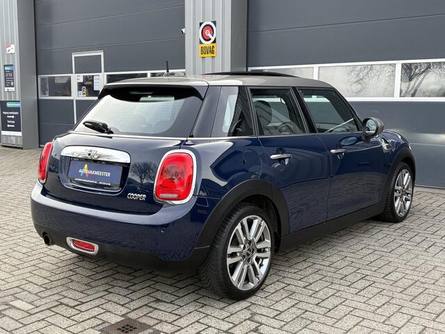 Mini COOPER Mini 1.5 Seven Chili | Pano | Schuifdak | Leder | Xenon | Camera | Cruise | Keyless | All Season | Interesse? Bel of App naar: 06 30 51 05 90