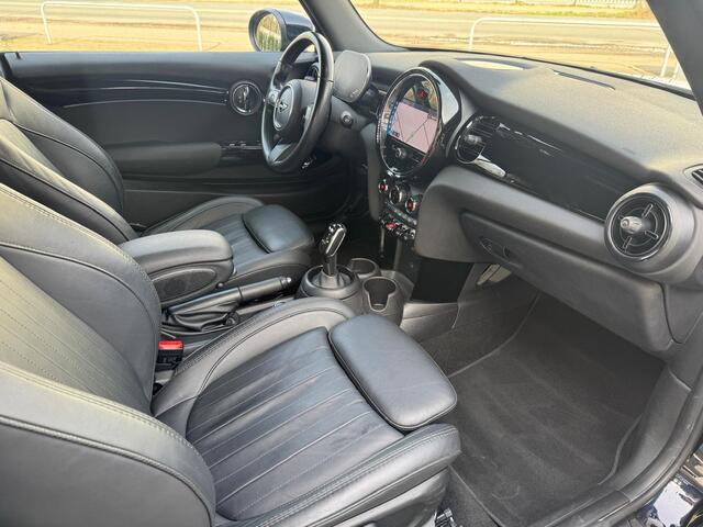 Mini COOPER Mini Cabrio 1.5 MINI Yours NAVIGATIE Camera Climaat Control Neem contact op en we maken een afspraak!